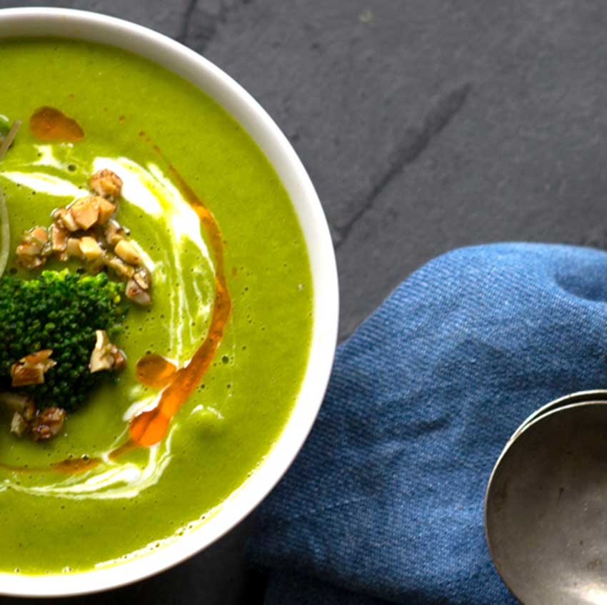 SOPA GREEN POWER ( brócoli, albahaca, kale y tomillo)