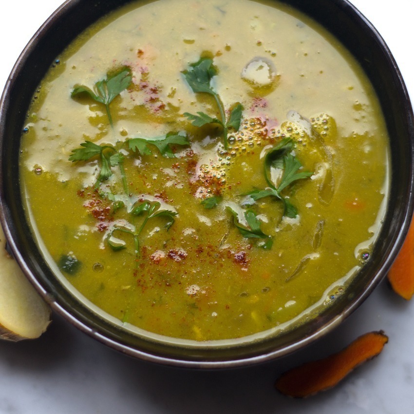 SOPA DE LENTEJAS CON VEGETALES Y CURRY ( 3 porciones )