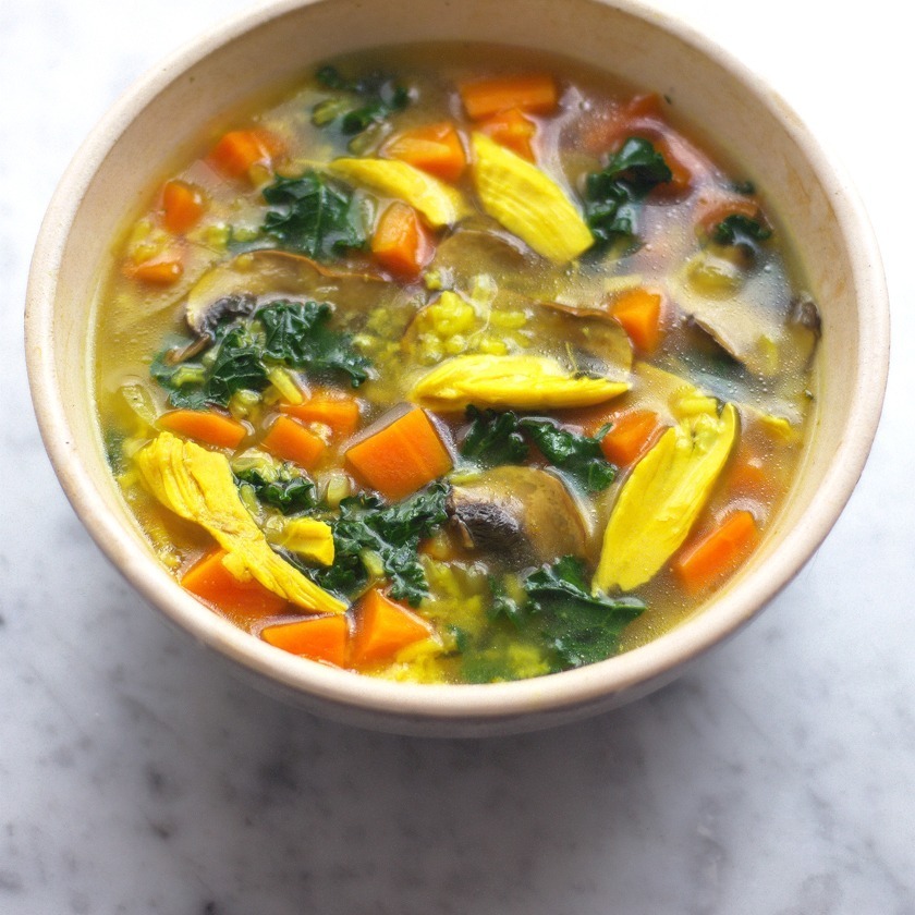 SOPA CURATIVA CON POLLO ( 3 porciones )