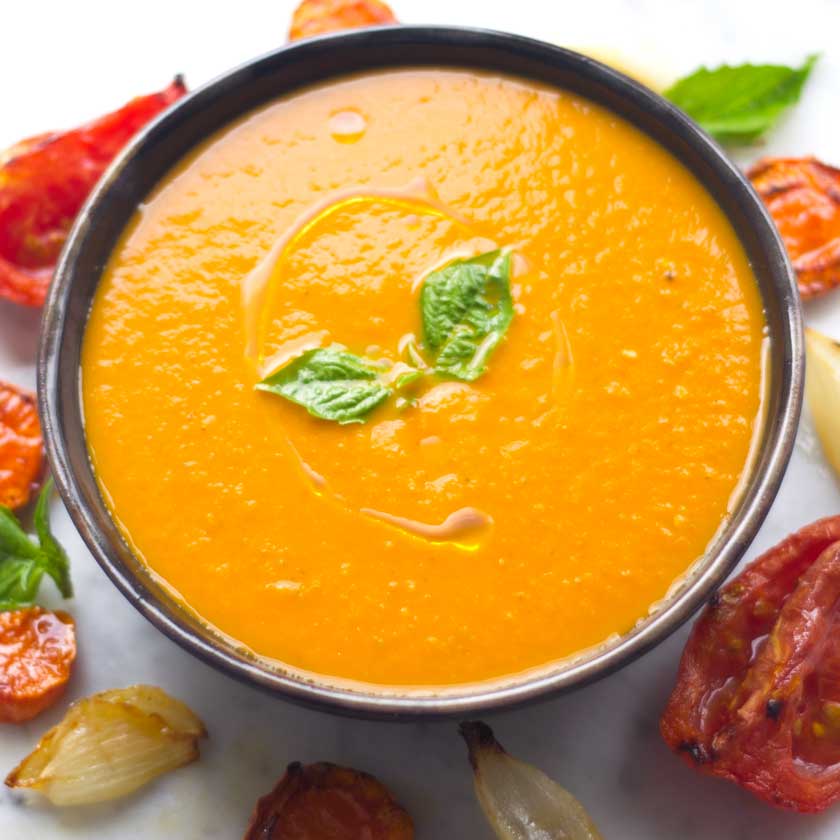 SOPA  de tomates y zanahorias asadas, con albahaca ( 3 porciones )